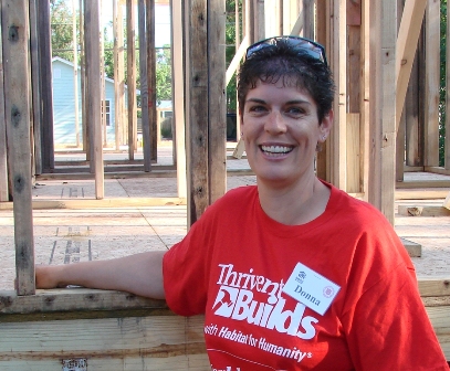 Thrivent Builds Volunteer